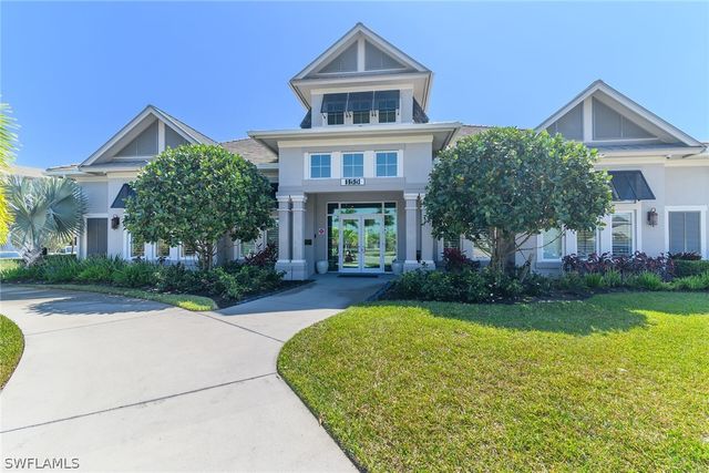 238 Indies DR E 202, Naples, FL 34114