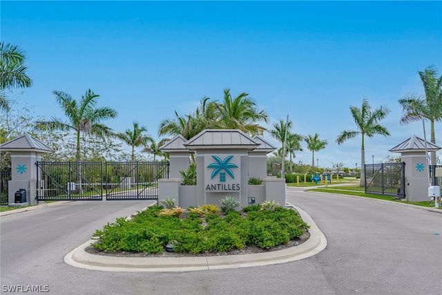 238 Indies DR E 202, Naples, FL 34114