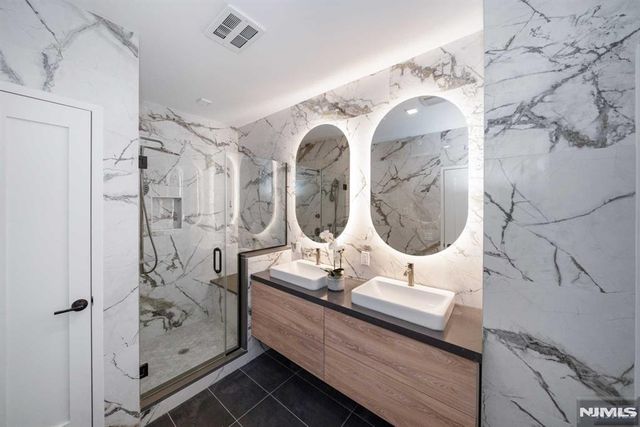 7101 River Road 301A, North Bergen, NJ 07047