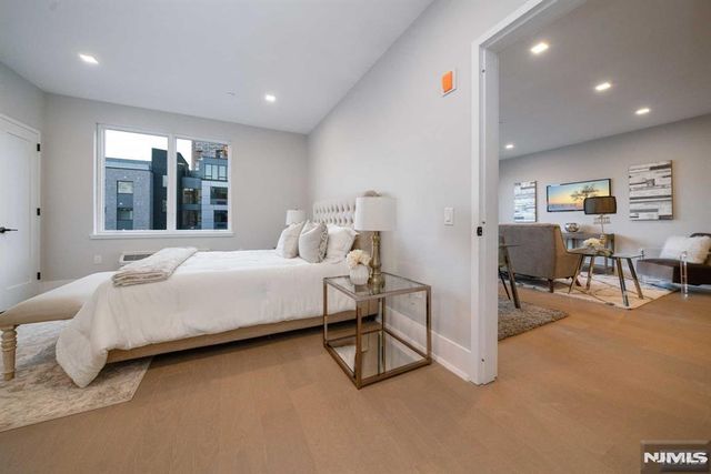 7101 River Road 301A, North Bergen, NJ 07047