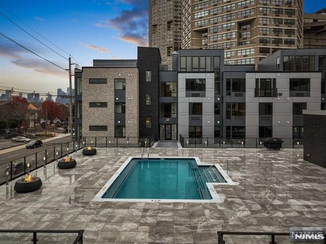 7101 River Road 301A, North Bergen, NJ 07047