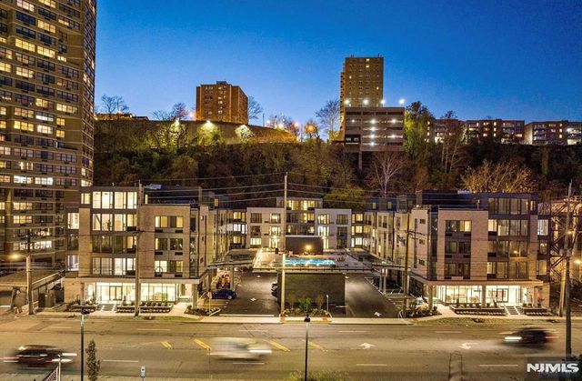 7101 River Road 301A, North Bergen, NJ 07047
