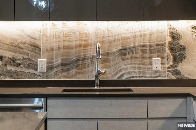 7101 River Road 301A, North Bergen, NJ 07047