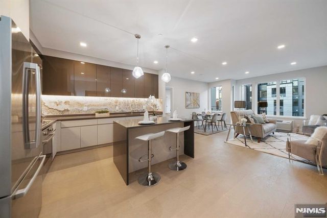 7101 River Road 301A, North Bergen, NJ 07047