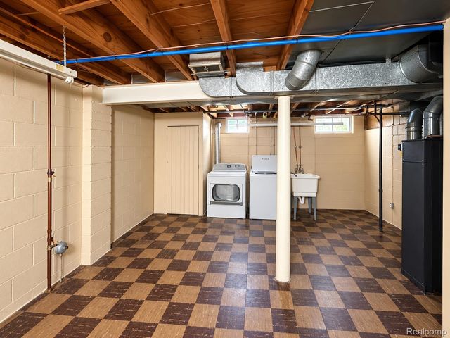 7460 Dacosta, Detroit, MI 48239
