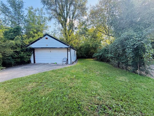 7460 Dacosta, Detroit, MI 48239