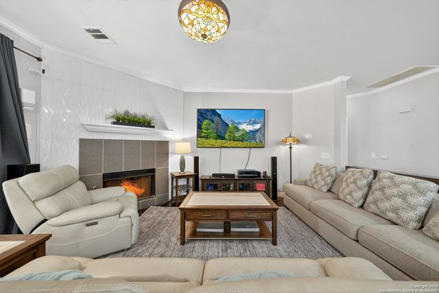 1303 Charlisas Way, San Antonio, TX 78216