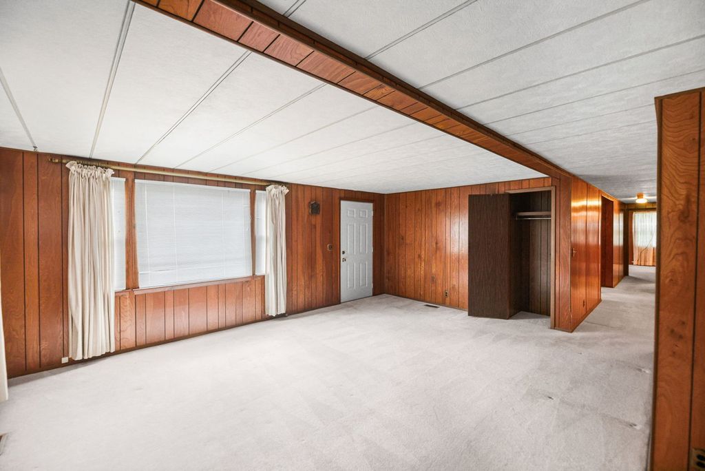 Image 22 of property listing at 23679 N Carpenter Lane, Centralia, IL 62801