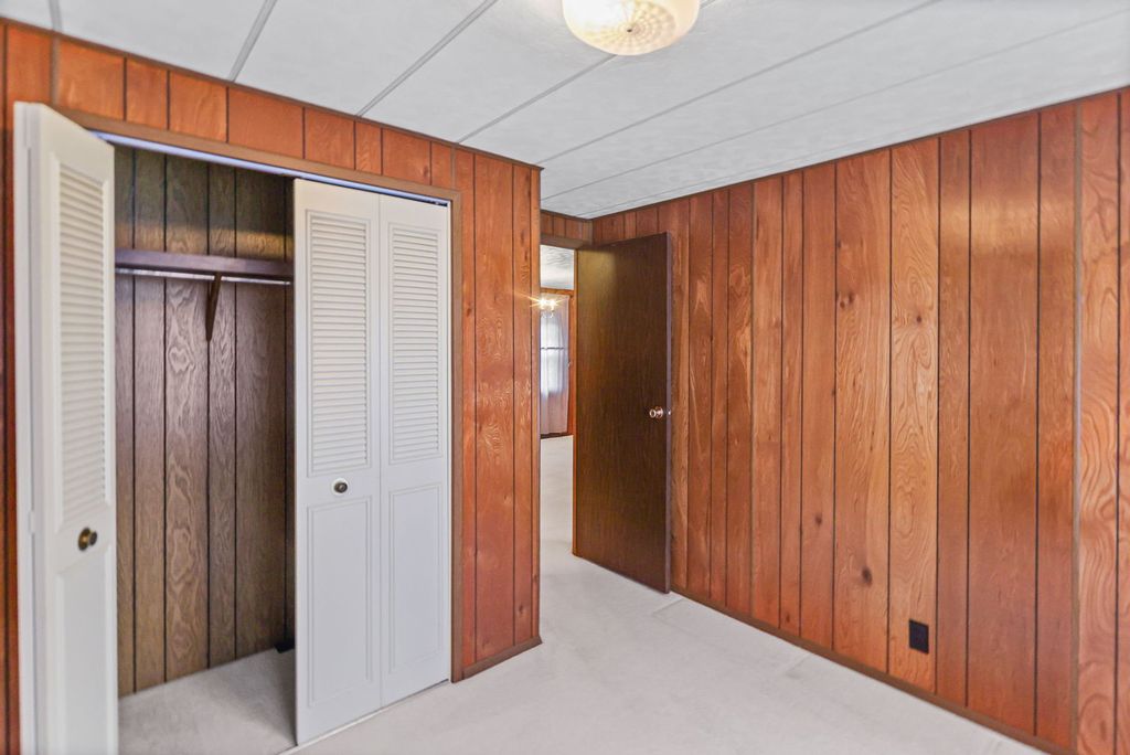 Image 36 of property listing at 23679 N Carpenter Lane, Centralia, IL 62801