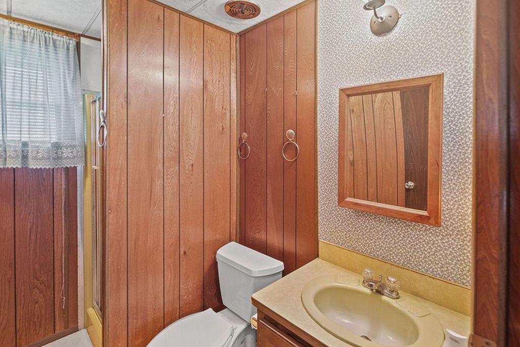 Image 41 of property listing at 23679 N Carpenter Lane, Centralia, IL 62801