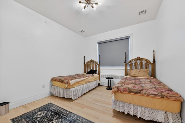 27 Ellish Parkway 203, Spring Valley, NY 10977