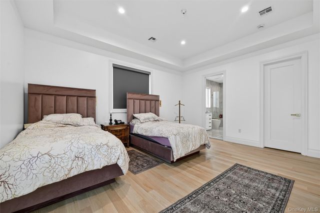 27 Ellish Parkway 203, Spring Valley, NY 10977