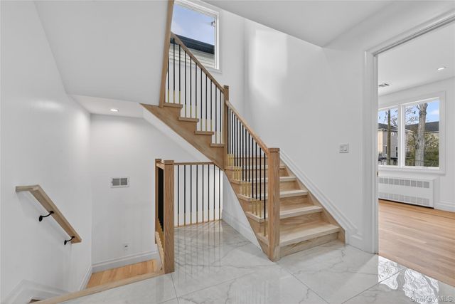 27 Ellish Parkway 203, Spring Valley, NY 10977