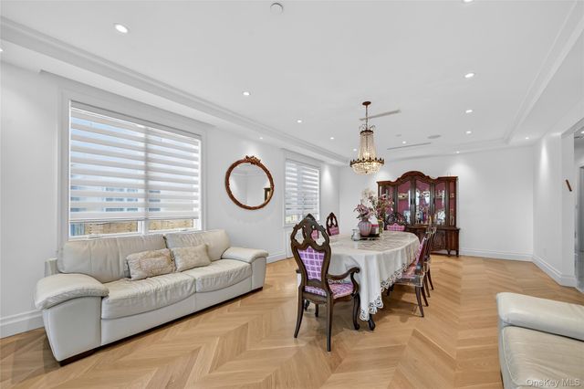 27 Ellish Parkway 203, Spring Valley, NY 10977