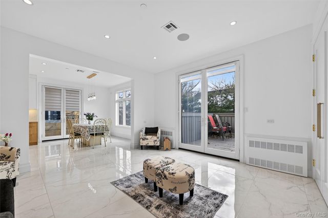 27 Ellish Parkway 203, Spring Valley, NY 10977