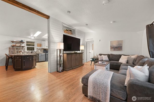 954 Garfield Avenue, Blaine, WA 98230