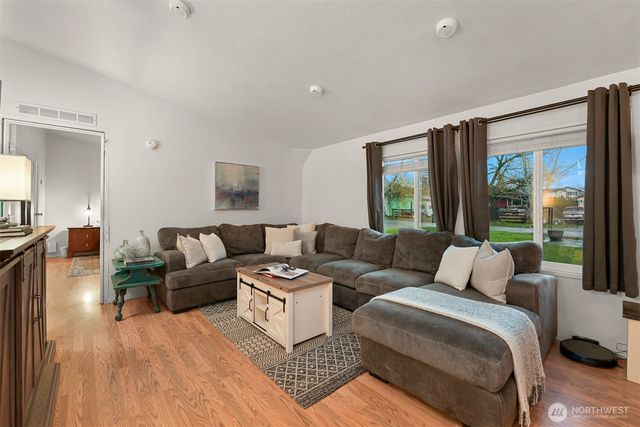 954 Garfield Avenue, Blaine, WA 98230