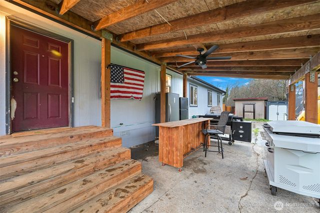 954 Garfield Avenue, Blaine, WA 98230