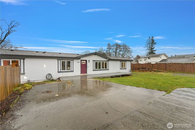 954 Garfield Avenue, Blaine, WA 98230