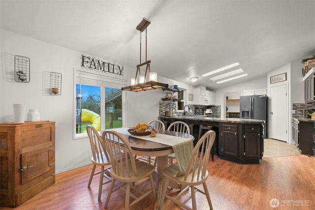 954 Garfield Avenue, Blaine, WA 98230