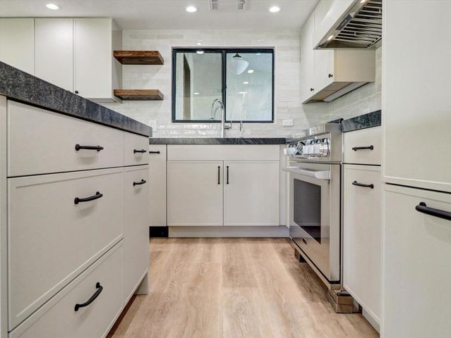 9721 Siwanoy Drive, Desert Hot Springs, CA 92240