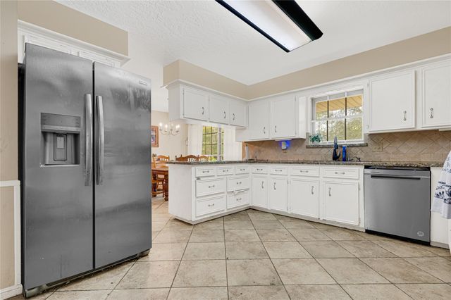 660 Stonewall Jackson Drive, Conroe, TX 77302