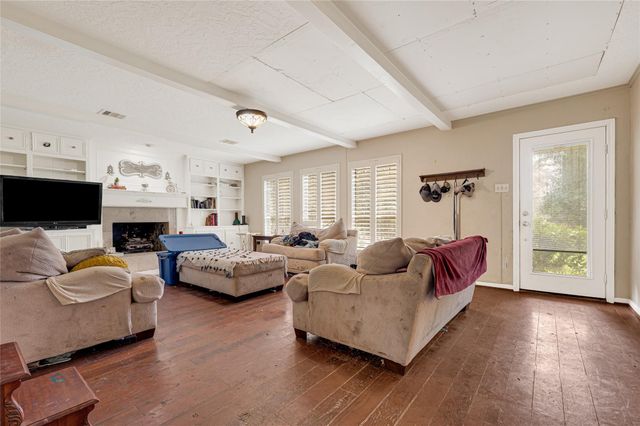 660 Stonewall Jackson Drive, Conroe, TX 77302