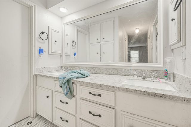 660 Stonewall Jackson Drive, Conroe, TX 77302