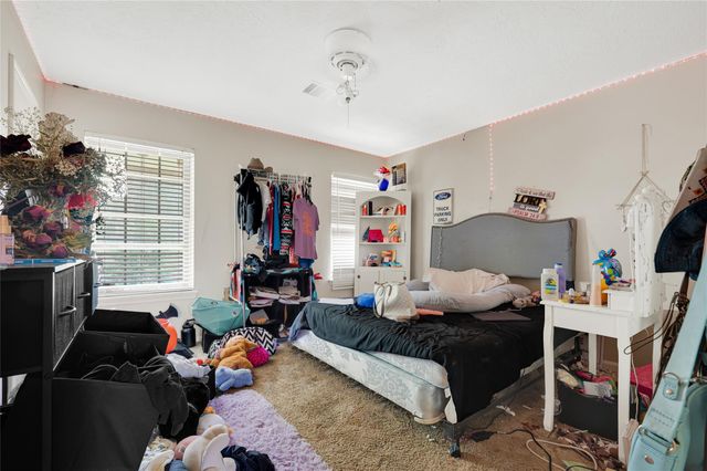 660 Stonewall Jackson Drive, Conroe, TX 77302