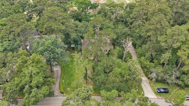 660 Stonewall Jackson Drive, Conroe, TX 77302
