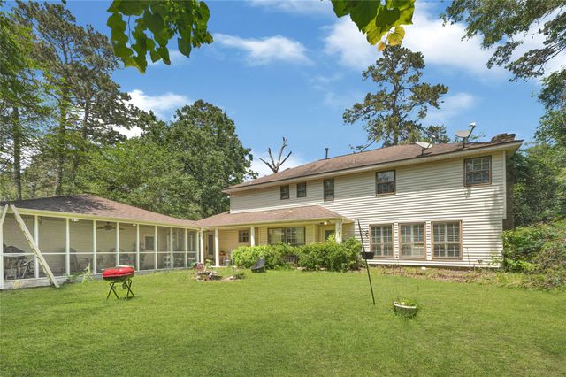 660 Stonewall Jackson Drive, Conroe, TX 77302