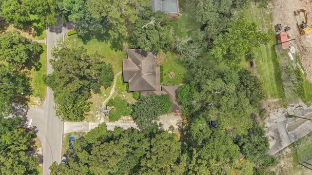 660 Stonewall Jackson Drive, Conroe, TX 77302