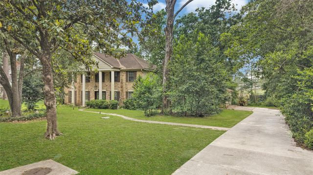 660 Stonewall Jackson Drive, Conroe, TX 77302