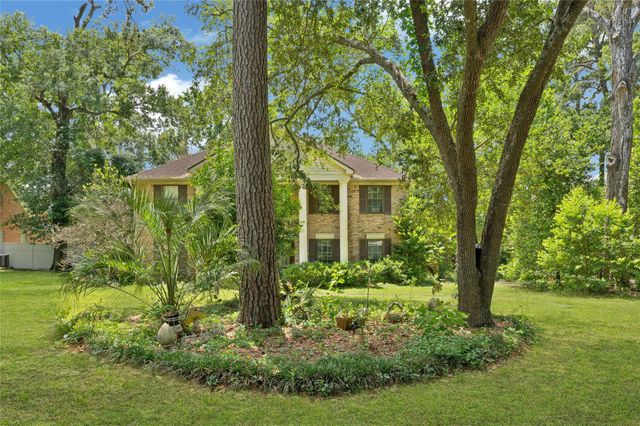660 Stonewall Jackson Drive, Conroe, TX 77302