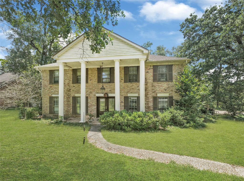 660 Stonewall Jackson Drive, Conroe, TX 77302