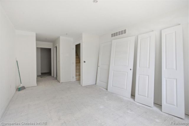 824 Nelsons Ridge Drive, Howell, MI 48843