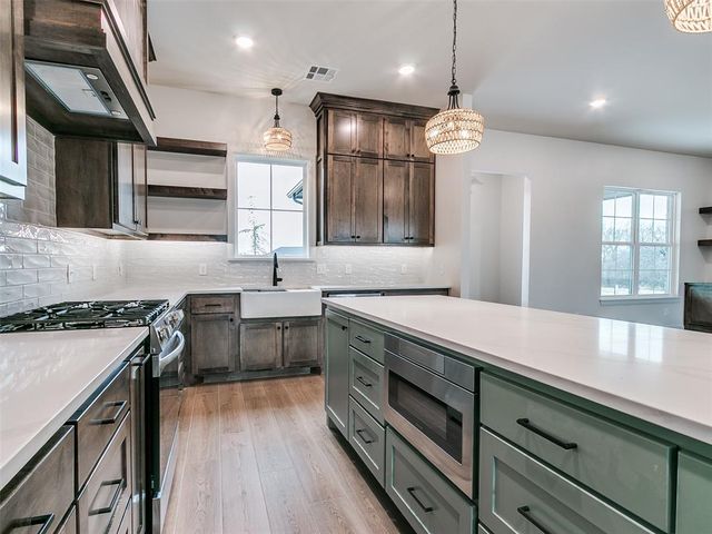 5225 Oakwood Drive, Noble, OK 73068