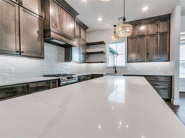 5225 Oakwood Drive, Noble, OK 73068