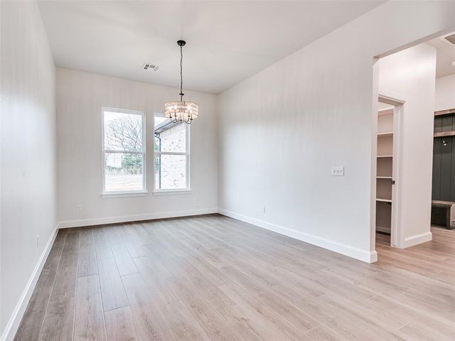 5225 Oakwood Drive, Noble, OK 73068