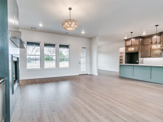 5225 Oakwood Drive, Noble, OK 73068