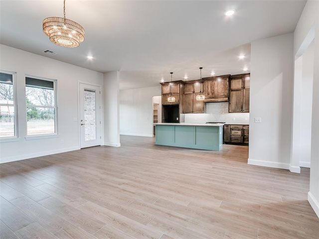 5225 Oakwood Drive, Noble, OK 73068