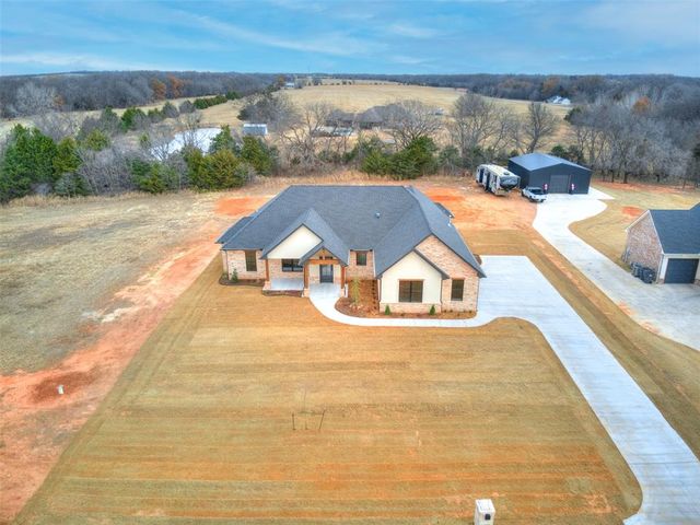 5225 Oakwood Drive, Noble, OK 73068