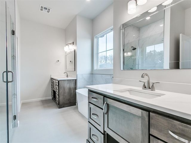 5225 Oakwood Drive, Noble, OK 73068