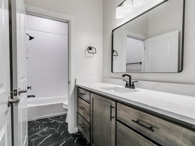 5225 Oakwood Drive, Noble, OK 73068