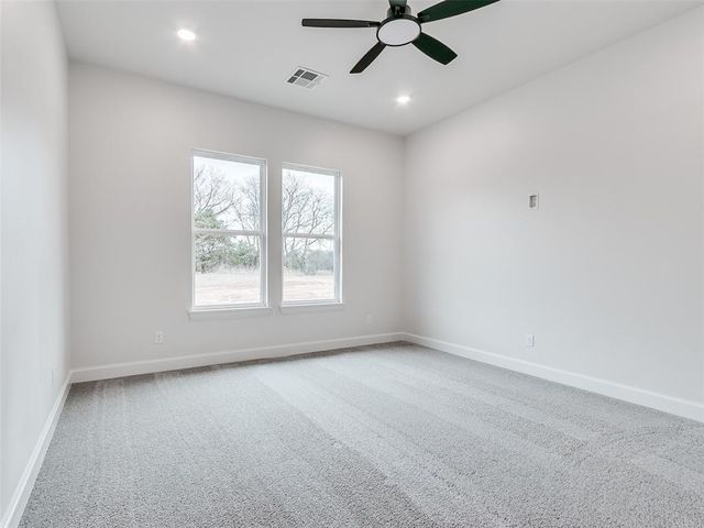 5225 Oakwood Drive, Noble, OK 73068