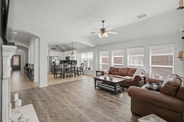 7924 Branch Hollow Trail, Fort Worth, TX 76123