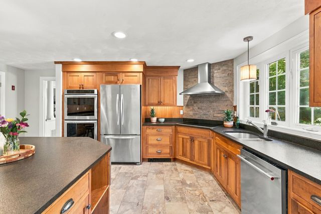 11 Trimble Trail, Kensington, NH 03833
