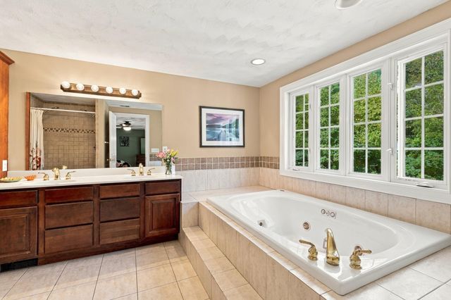 11 Trimble Trail, Kensington, NH 03833