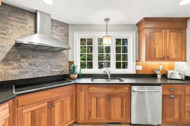 11 Trimble Trail, Kensington, NH 03833
