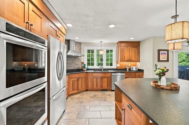11 Trimble Trail, Kensington, NH 03833